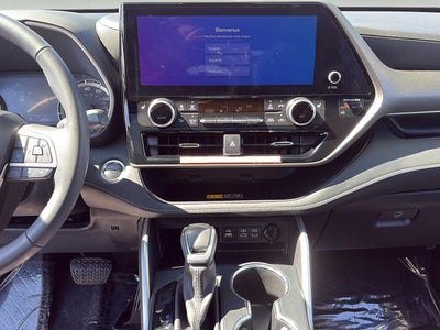2025 Toyota Highlander Hybrid XLE Nightshade
