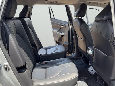 2025 Toyota Highlander XLE