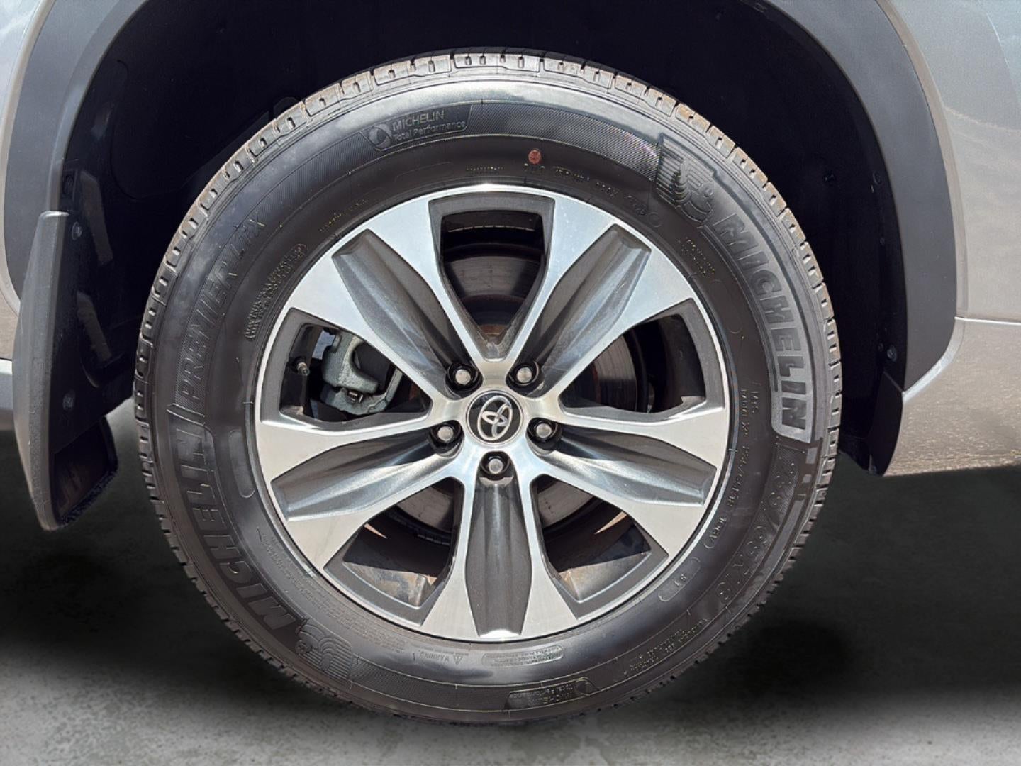 2025 Toyota Highlander XLE