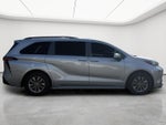 2022 Toyota Sienna LE