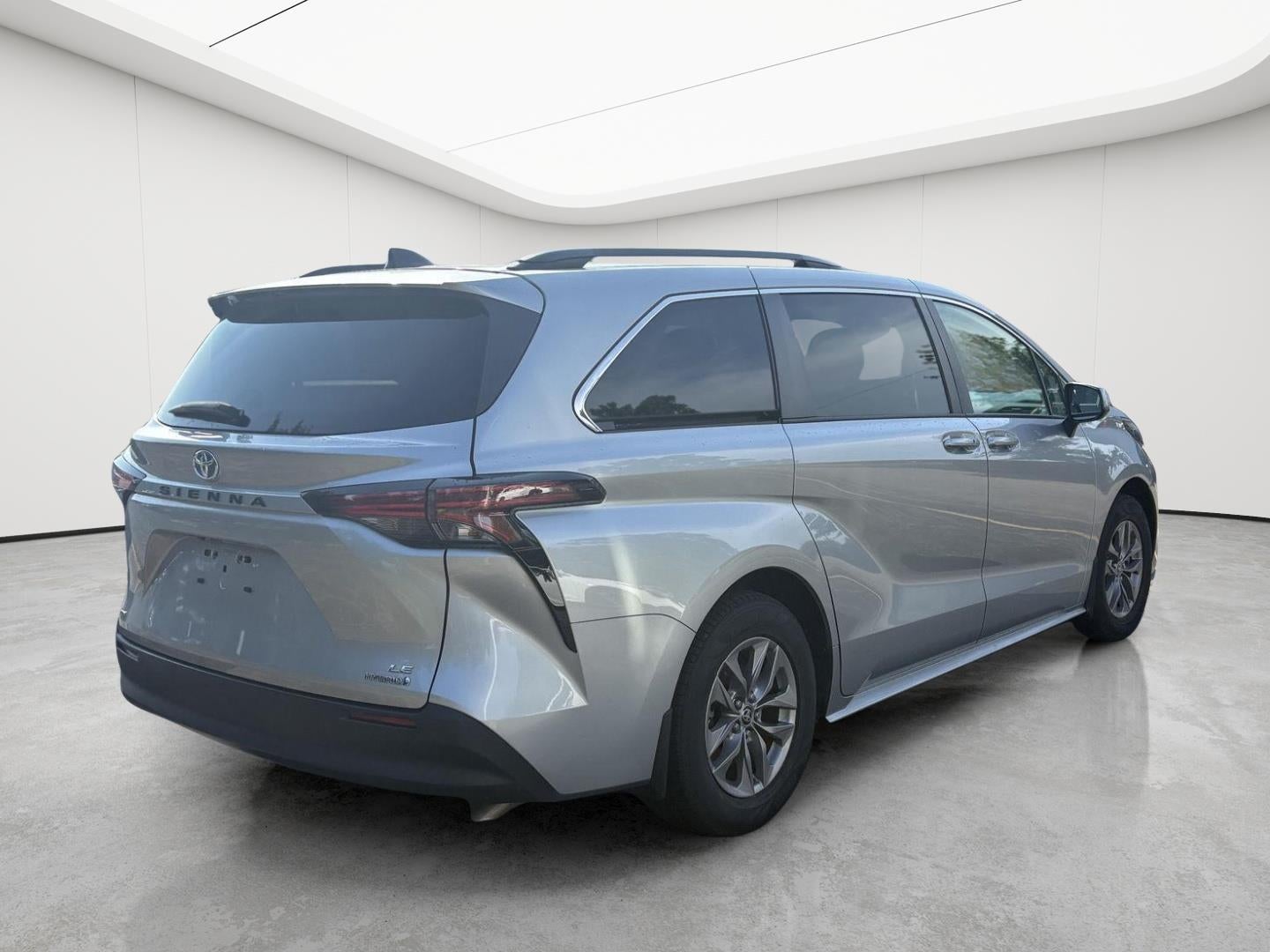 2022 Toyota Sienna LE