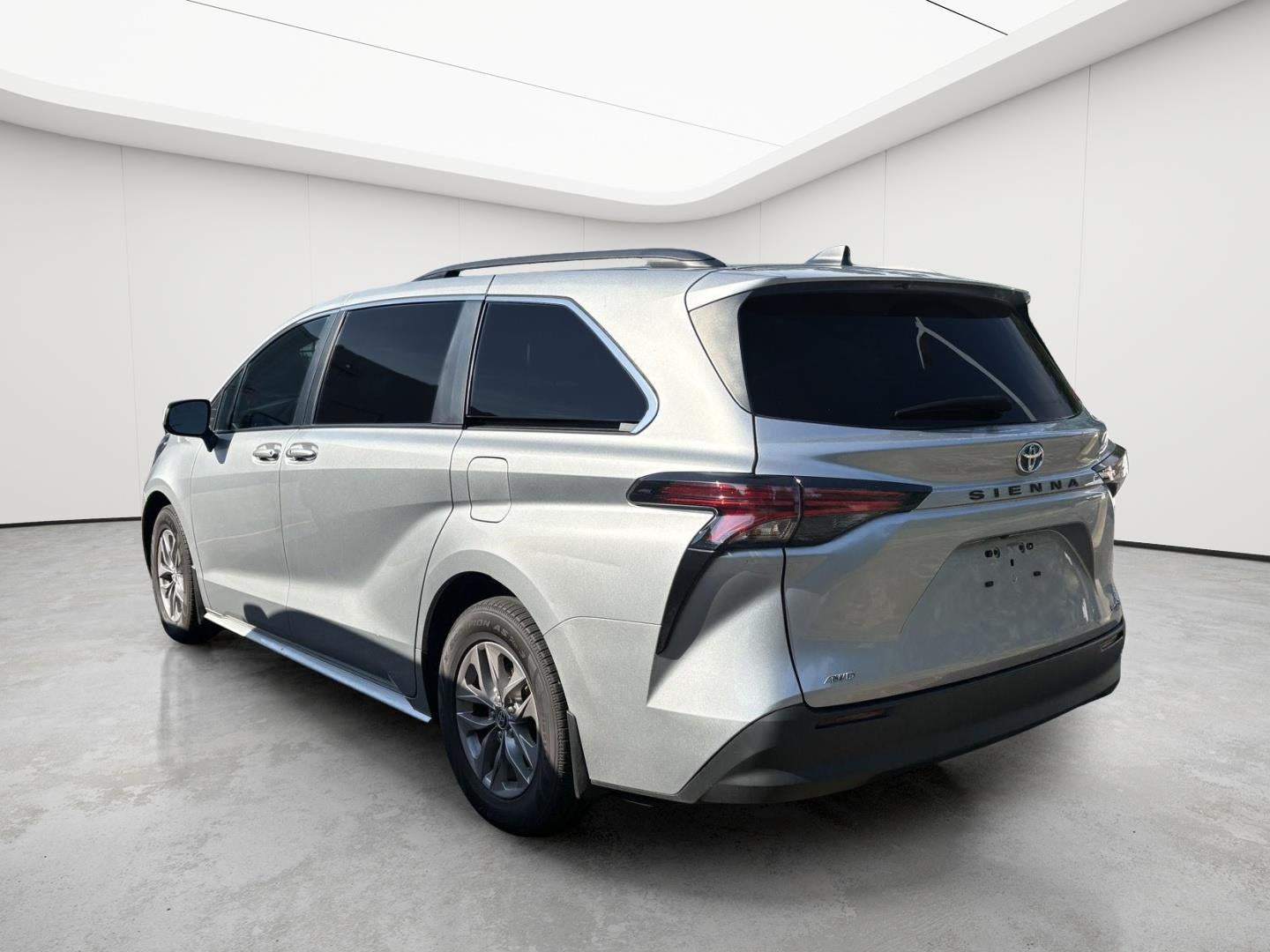 2022 Toyota Sienna LE