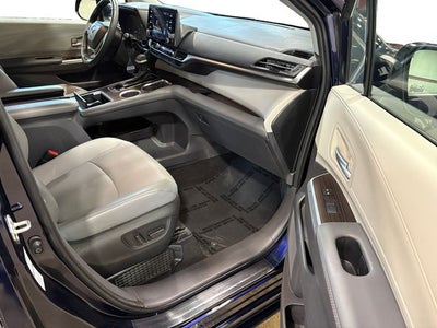2022 Toyota Sienna XLE 7 Passenger