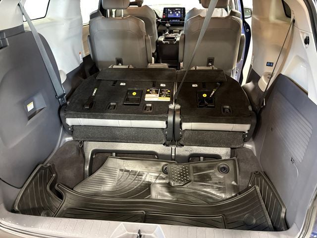 2022 Toyota Sienna XLE 7 Passenger