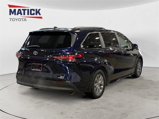 2022 Toyota Sienna XLE 7 Passenger