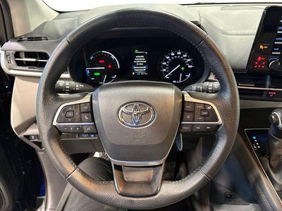 2022 Toyota Sienna XLE 7 Passenger