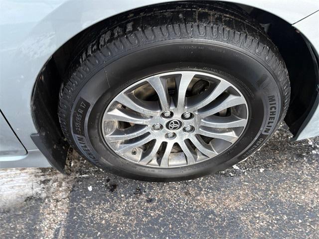 2020 Toyota Sienna XLE 7 Passenger