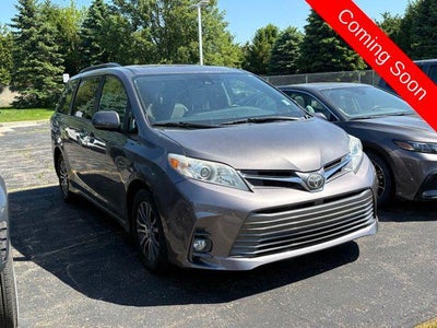 2020 Toyota Sienna XLE 8 Passenger