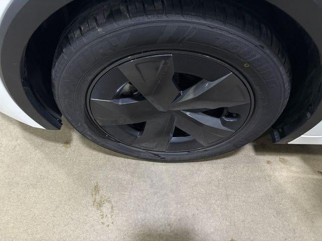 2023 Toyota Prius LE
