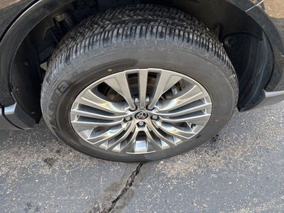 2023 Toyota Venza XLE