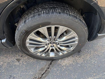 2023 Toyota Venza XLE