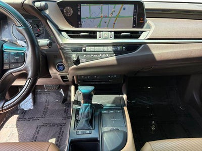2019 Lexus ES 300h